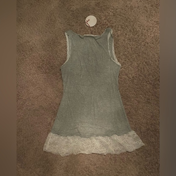 Hayden
Women's Gray Lace Trim Tank Top
NWT
Size large - Picture 2 of 2
